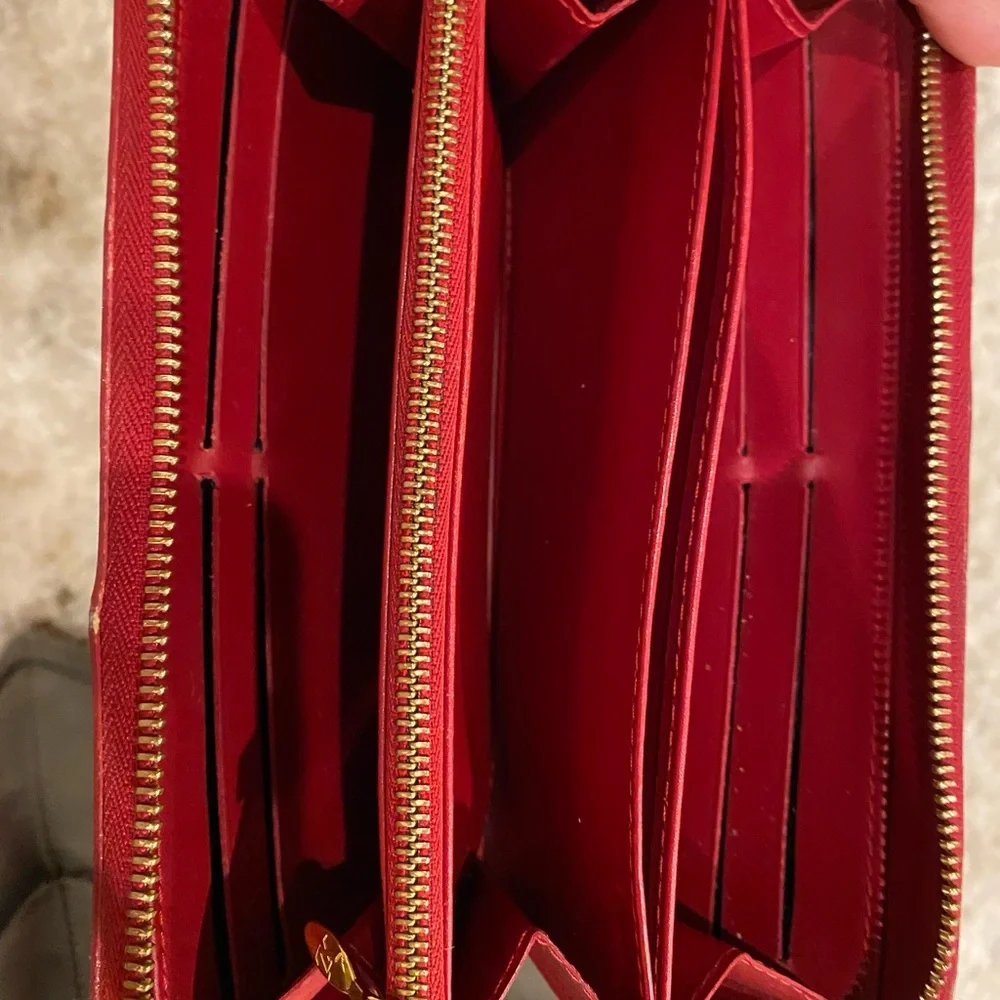 Authentic Louis Vuitton wallet great shape $750 - Picture 11 of 11